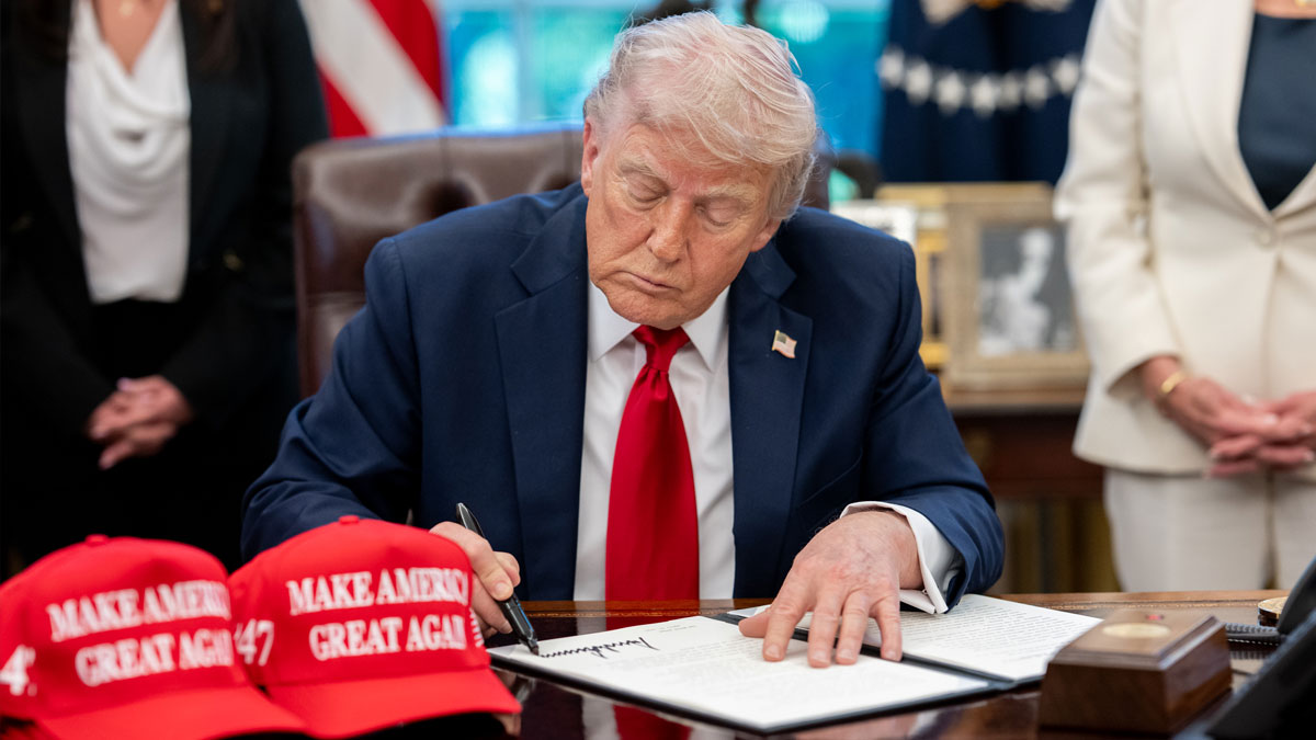Trump Hammered By Brutal Polls As Approval Rating Plummets To Lowest Level Since WW2