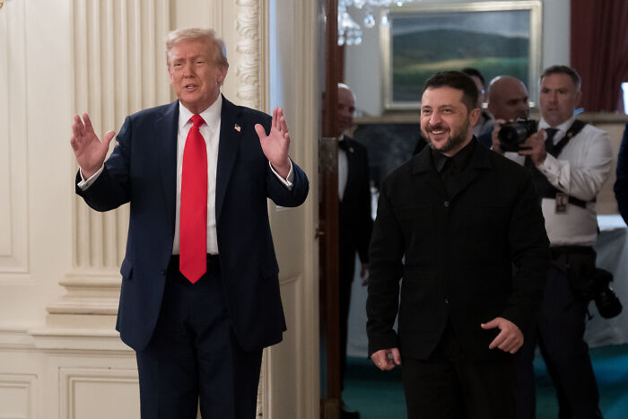 “That’s A Power Play”: Body Language Experts Analyzed Trump And Zelenskyy’s Latest Interaction