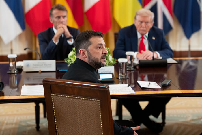 “That’s A Power Play”: Body Language Experts Analyzed Trump And Zelenskyy’s Latest Interaction