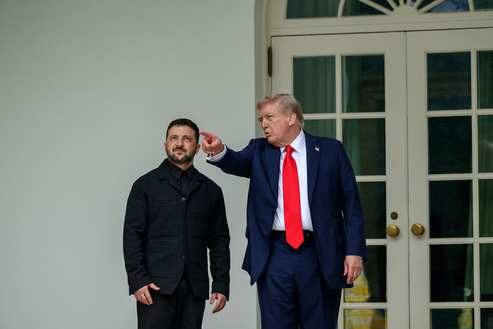 “That’s A Power Play”: Body Language Experts Analyzed Trump And Zelenskyy’s Latest Interaction