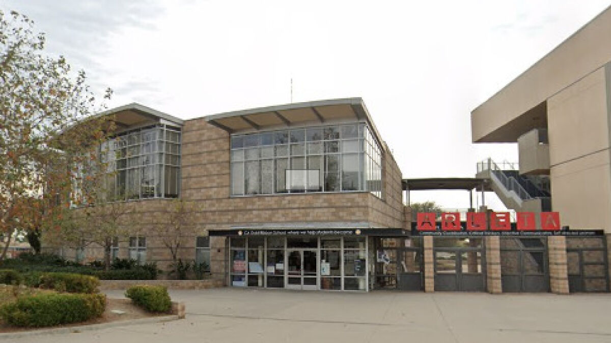 Exterior view of Arleta school in Los Angeles, location related to immigration officers detaining disabled boy at gunpoint.