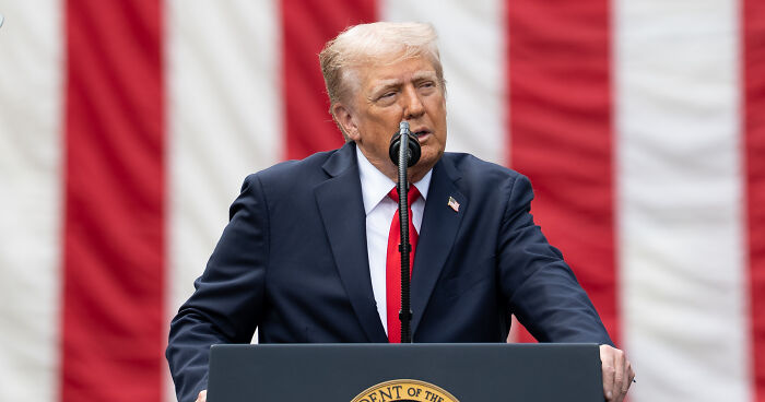 Donald Trump Says “Smart People Don’t Like Me”
