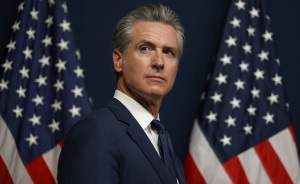 Newsom Slams Trump’s ‘Rose Garden Club’ With Brutal 2-Word Nickname