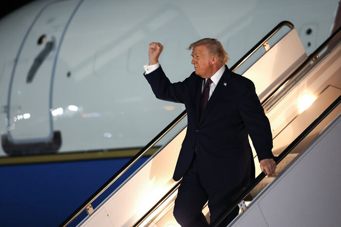 Trump, 79, Struggles To Descend Air Force One Stairs After Surprise Health Disclosure Trump, 79, Struggles To Descend Air Force One Stairs After Surprise Health Disclosure